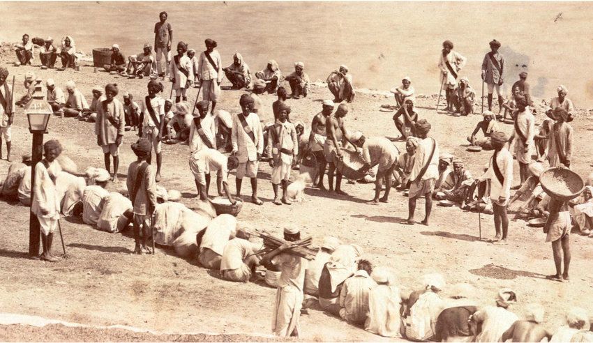 Work-party-of-Andaman-Island-Penal-Colony-prisoners-being-fed-by-the-sea-shore-circa.jpg